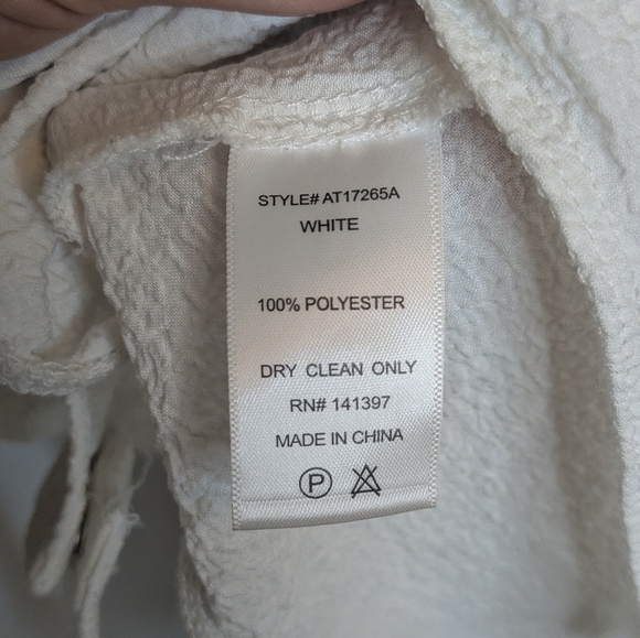 ASTR white crepe puff sleeve square neck bodysuit - size S - Picture 5 of 8